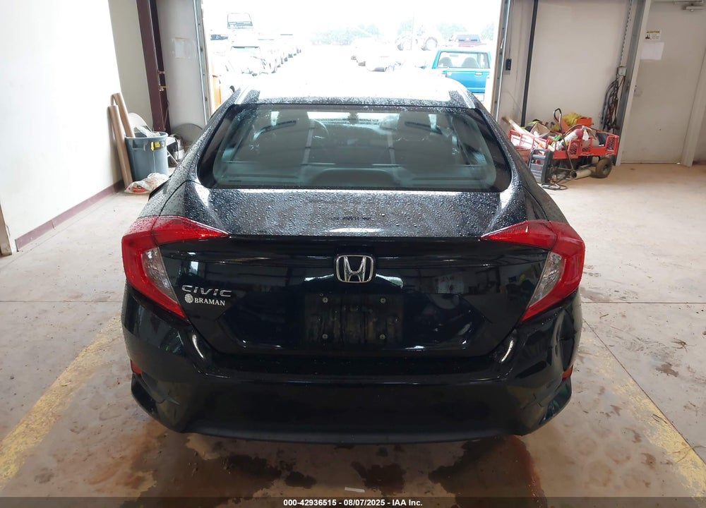 2018 HONDA CIVIC VIN: 2HGFC2F58JH562615