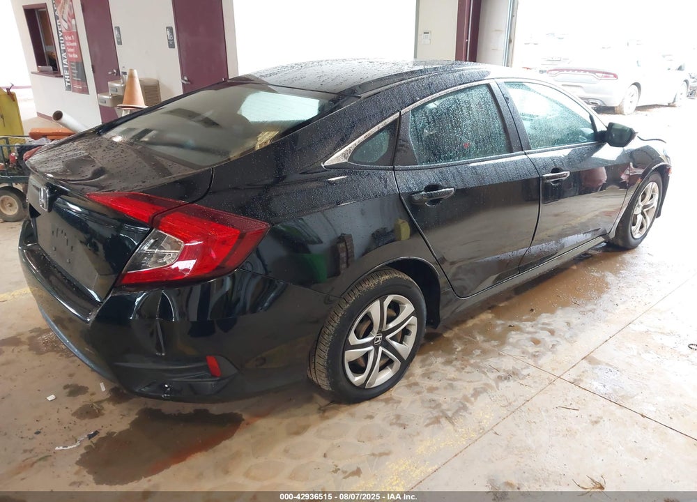 2018 HONDA CIVIC VIN: 2HGFC2F58JH562615