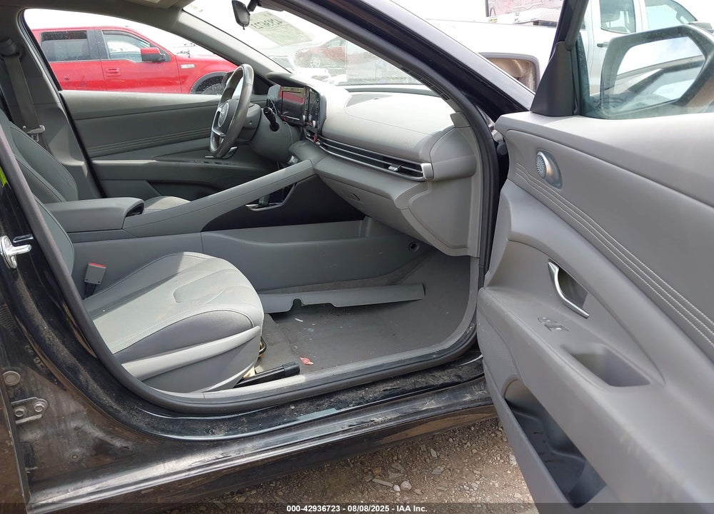 2022 HYUNDAI ELANTRA VIN: 5NPLS4AG5NH059842
