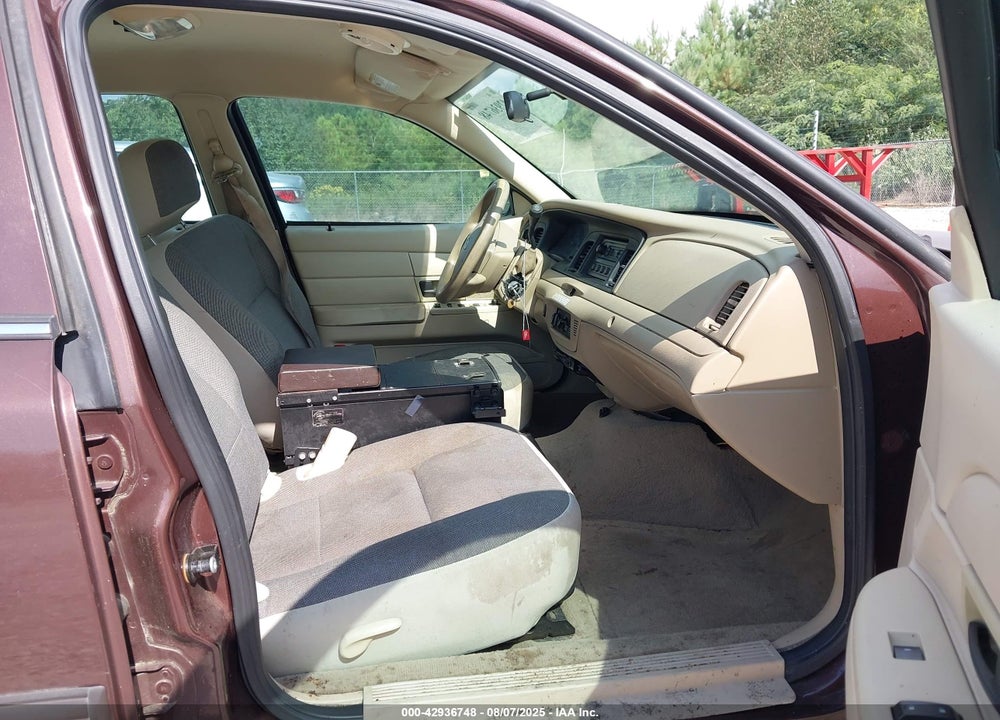 2009 FORD CROWN VICTORIA VIN: 2FAHP71V59X144052