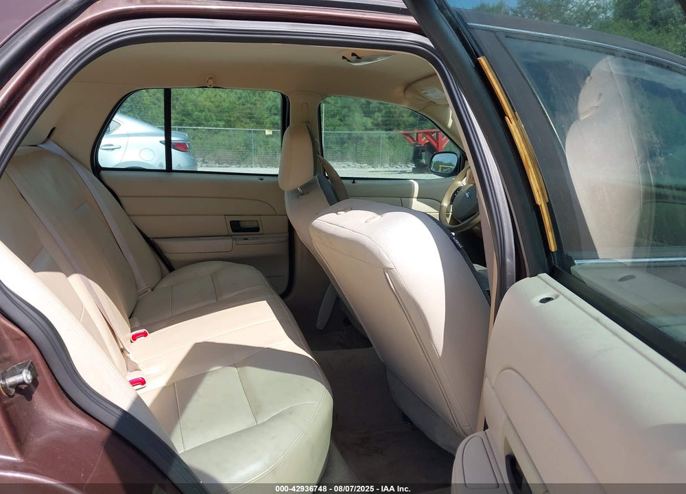 2009 FORD CROWN VICTORIA VIN: 2FAHP71V59X144052