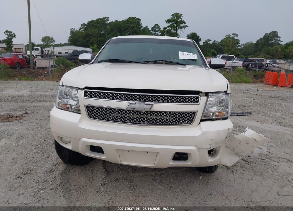 2011 CHEVROLET TAHOE VIN: 1GNSCCE01BR178516
