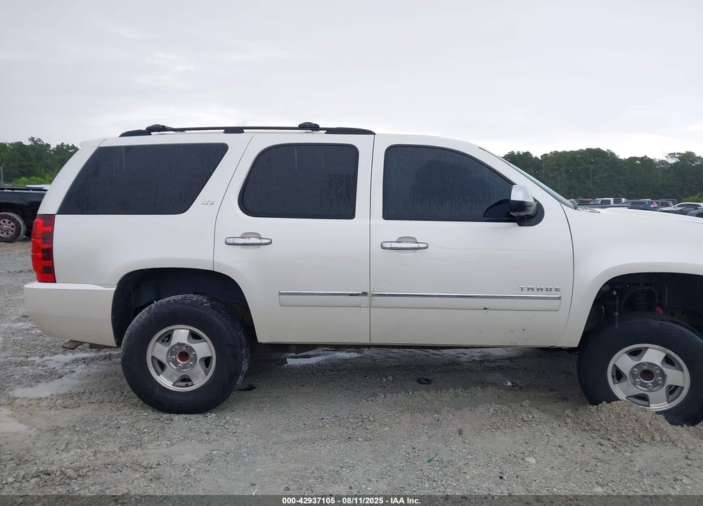 2011 CHEVROLET TAHOE VIN: 1GNSCCE01BR178516