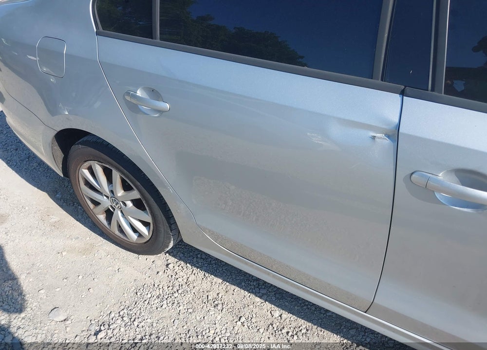 2015 VOLKSWAGEN JETTA VIN: 3VWD17AJ4FM348823