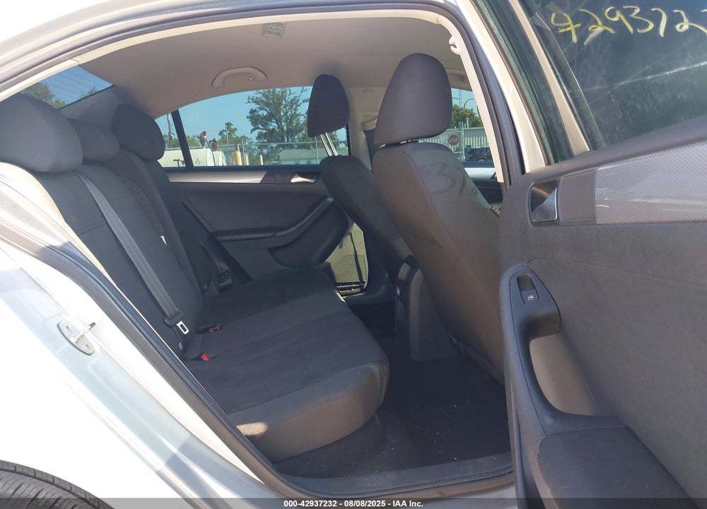 2015 VOLKSWAGEN JETTA VIN: 3VWD17AJ4FM348823