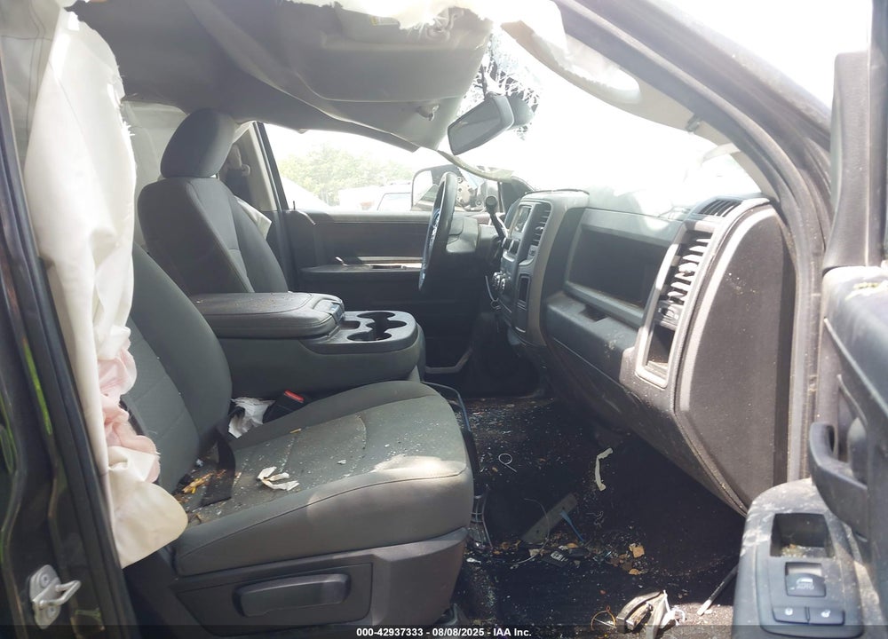 2018 RAM 2500 VIN: 3C6UR5CL3JG183828