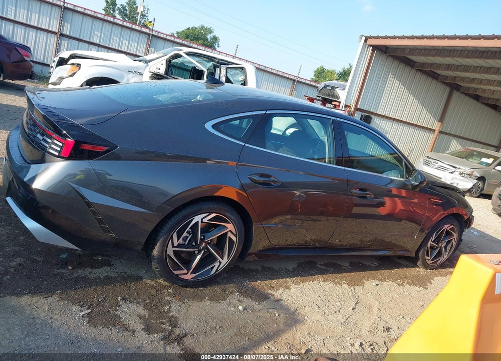 2025 HYUNDAI SONATA VIN: KMHL14JA5SA495930