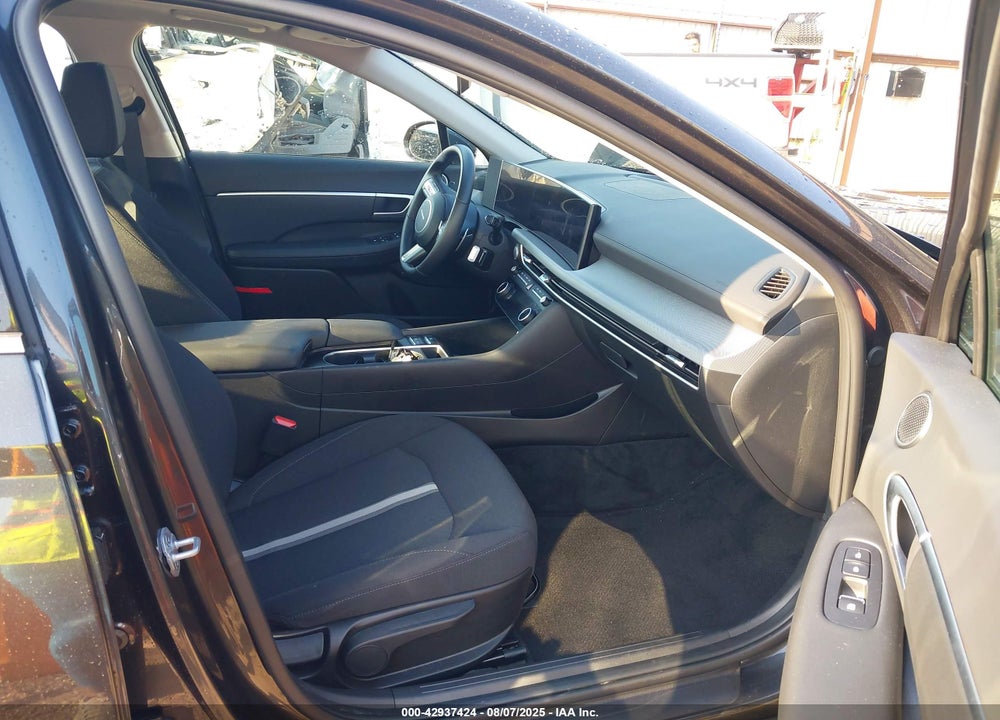 2025 HYUNDAI SONATA VIN: KMHL14JA5SA495930