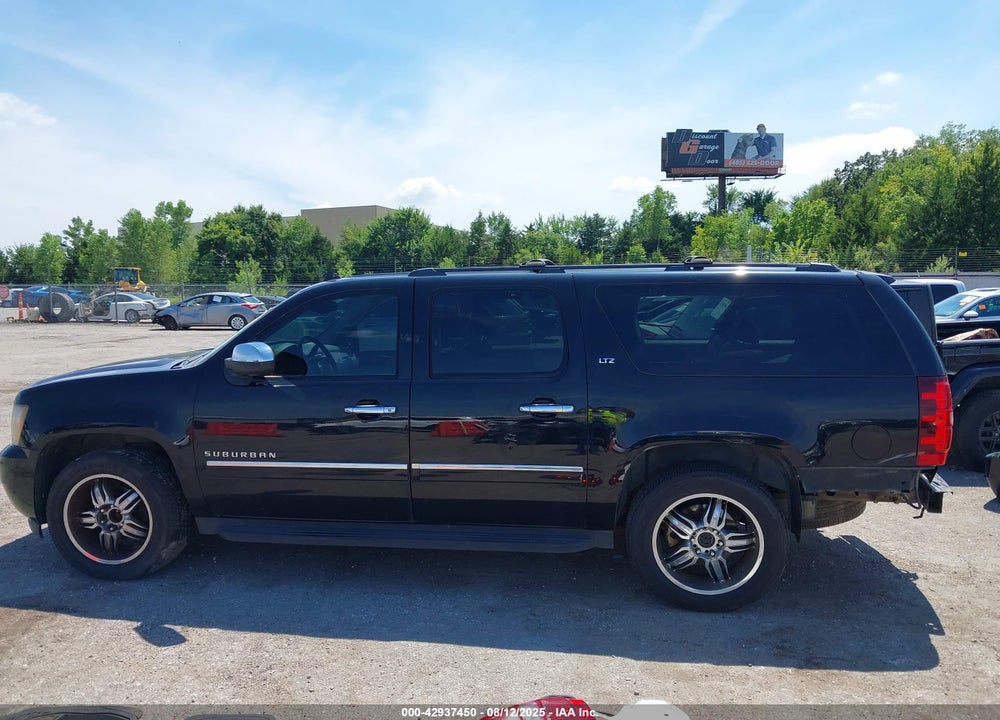 2011 CHEVROLET SUBURBAN 1500 VIN: 1GNSCKE0XBR262005