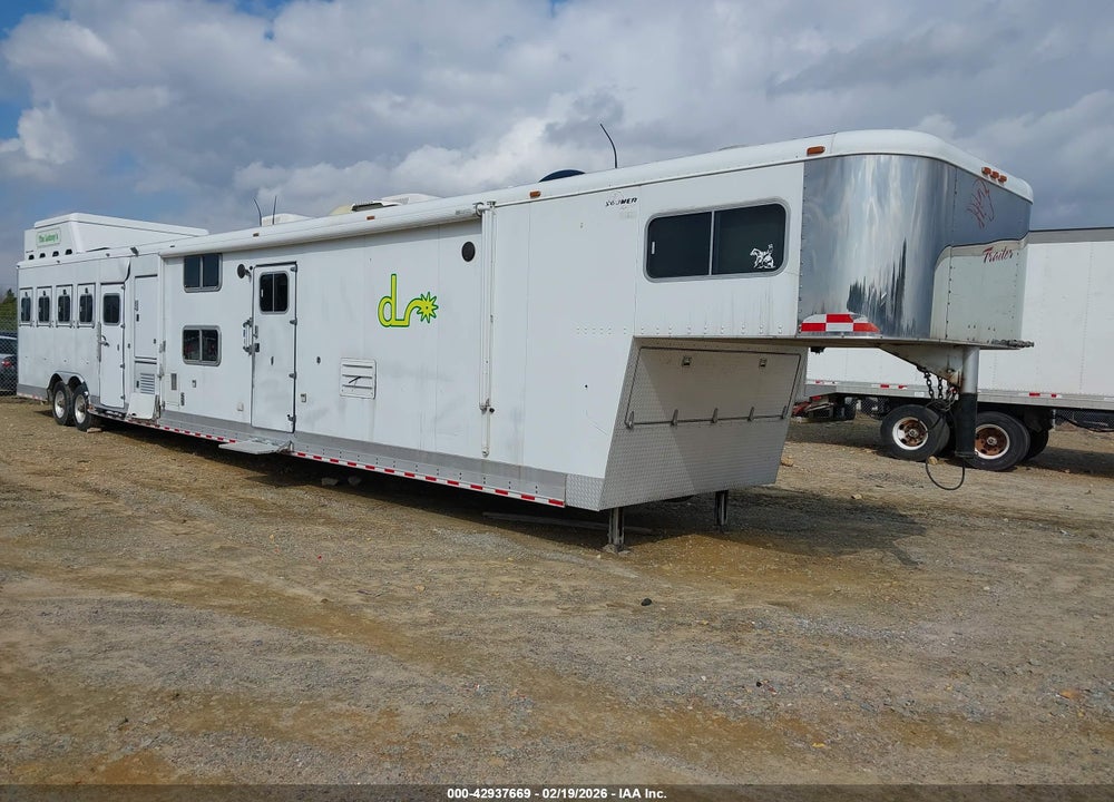 2003 SOONER TRAILER MFG CO HORSE TRAILER WITH LIVING QUARTERS VIN: 48HSA452931000032