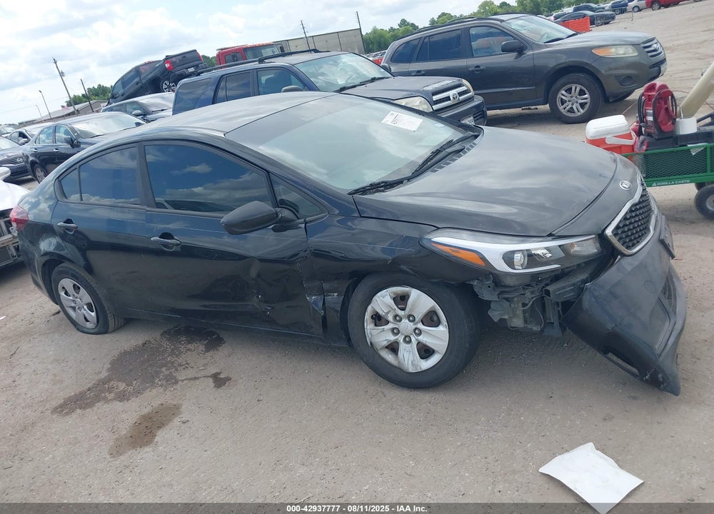 2017 KIA FORTE VIN: 3KPFK4A76HE039587