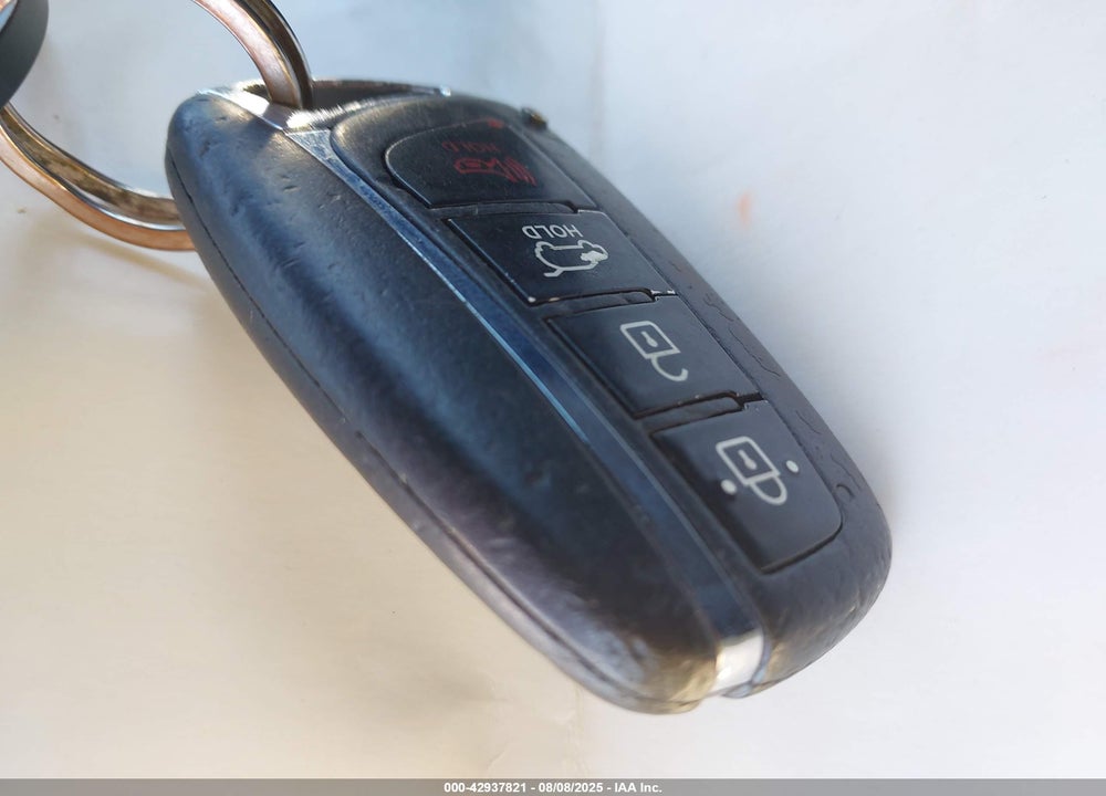 2013 HYUNDAI SANTA FE VIN: 5XYZUDLB3DG084718