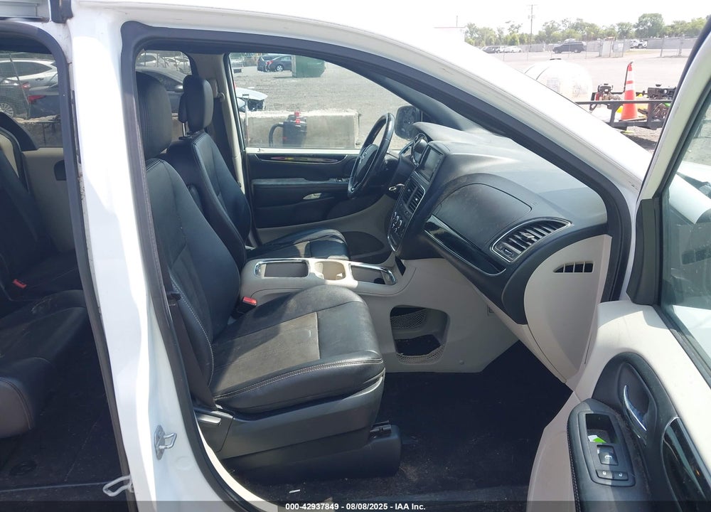 2019 DODGE GRAND CARAVAN SXT VIN: 2C4RDGCG9KR543806