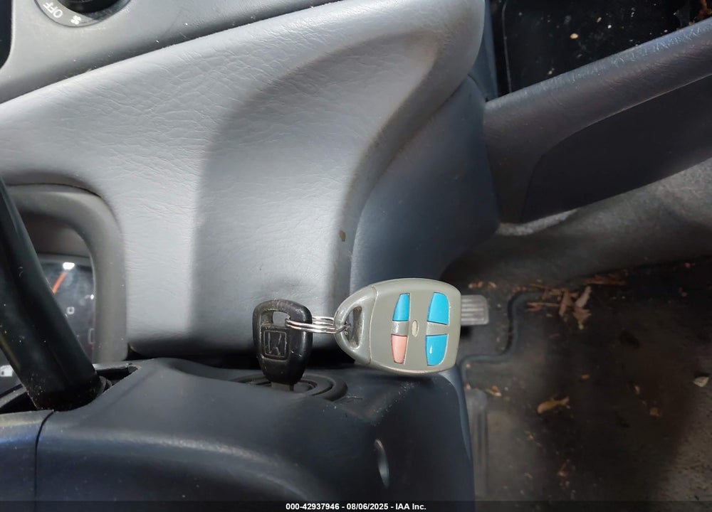 2000 HONDA ACCORD 2.3 LX VIN: 1HGCG6654YA130384