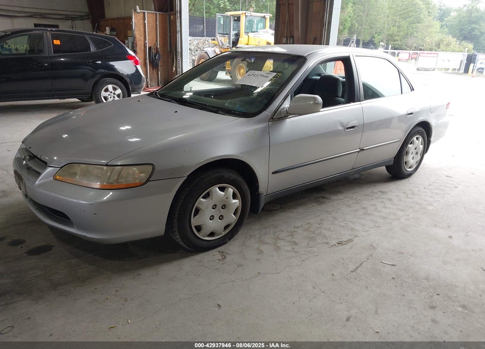 2000 HONDA ACCORD 2.3 LX VIN: 1HGCG6654YA130384
