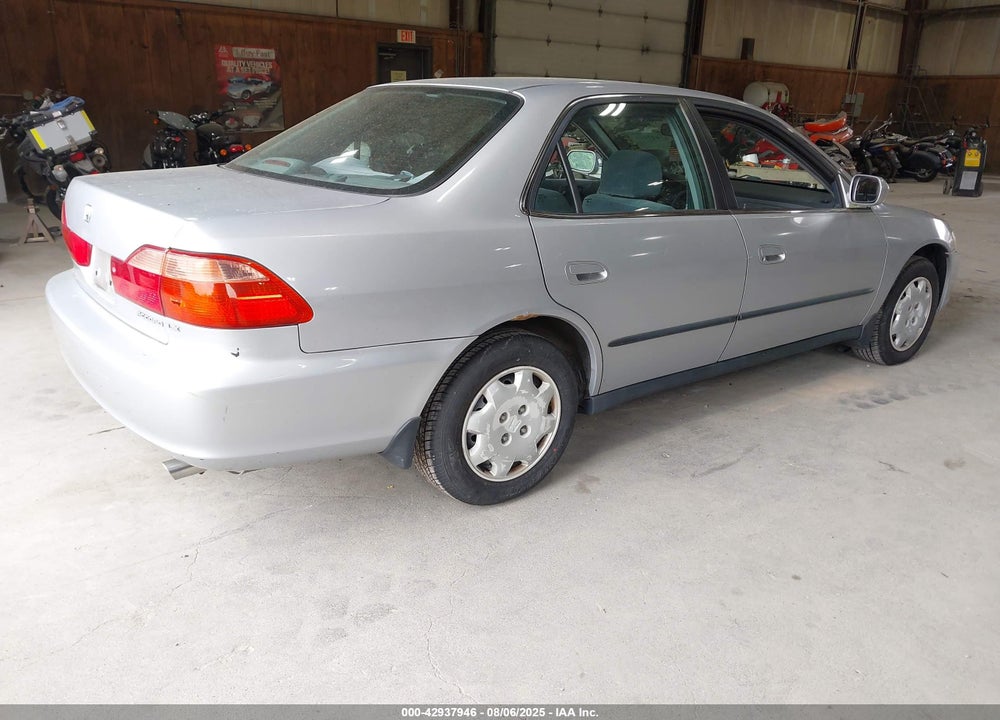 2000 HONDA ACCORD 2.3 LX VIN: 1HGCG6654YA130384