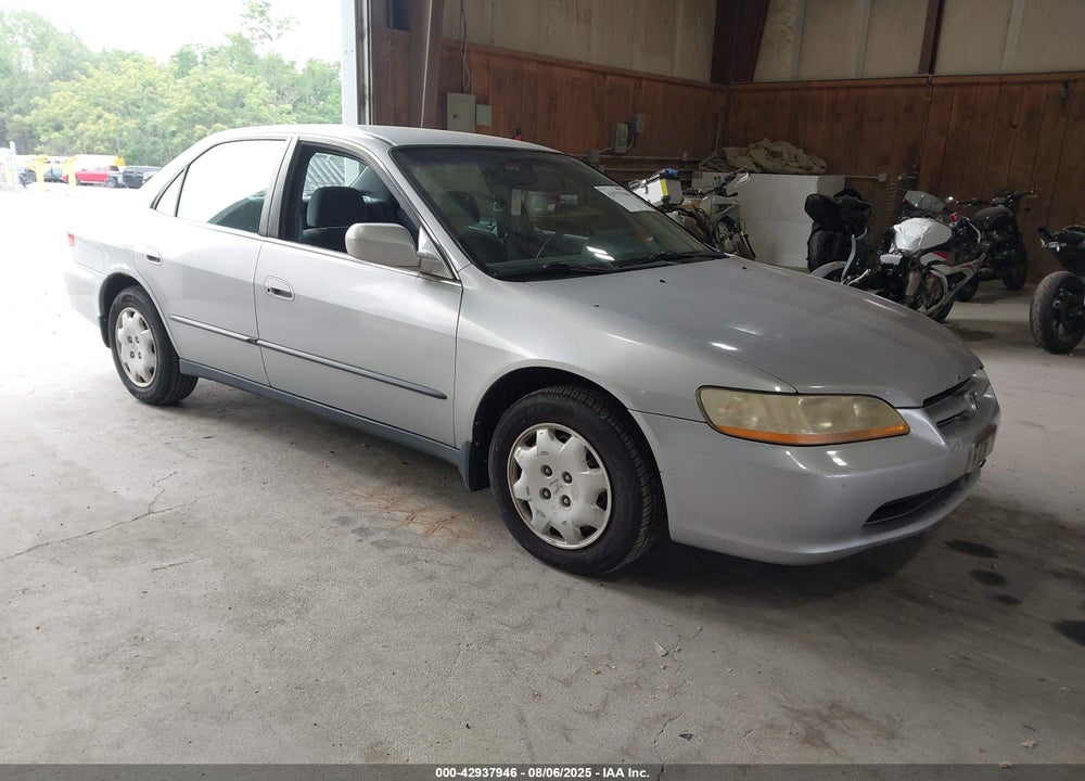 2000 HONDA ACCORD 2.3 LX VIN: 1HGCG6654YA130384