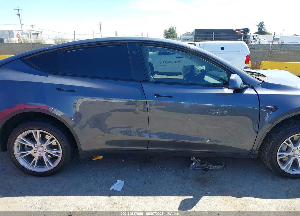 2023 TESLA MODEL Y VIN: 7SAYGAEE7PF856614
