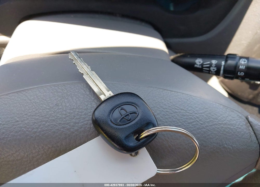 2010 TOYOTA SIENNA LE VIN: 5TDKK4CC5AS326536
