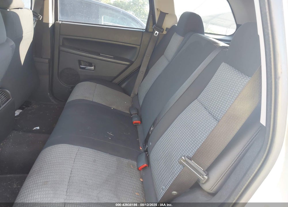 2010 JEEP GRAND CHEROKEE LAREDO VIN: 1J4PR4GK9AC140111