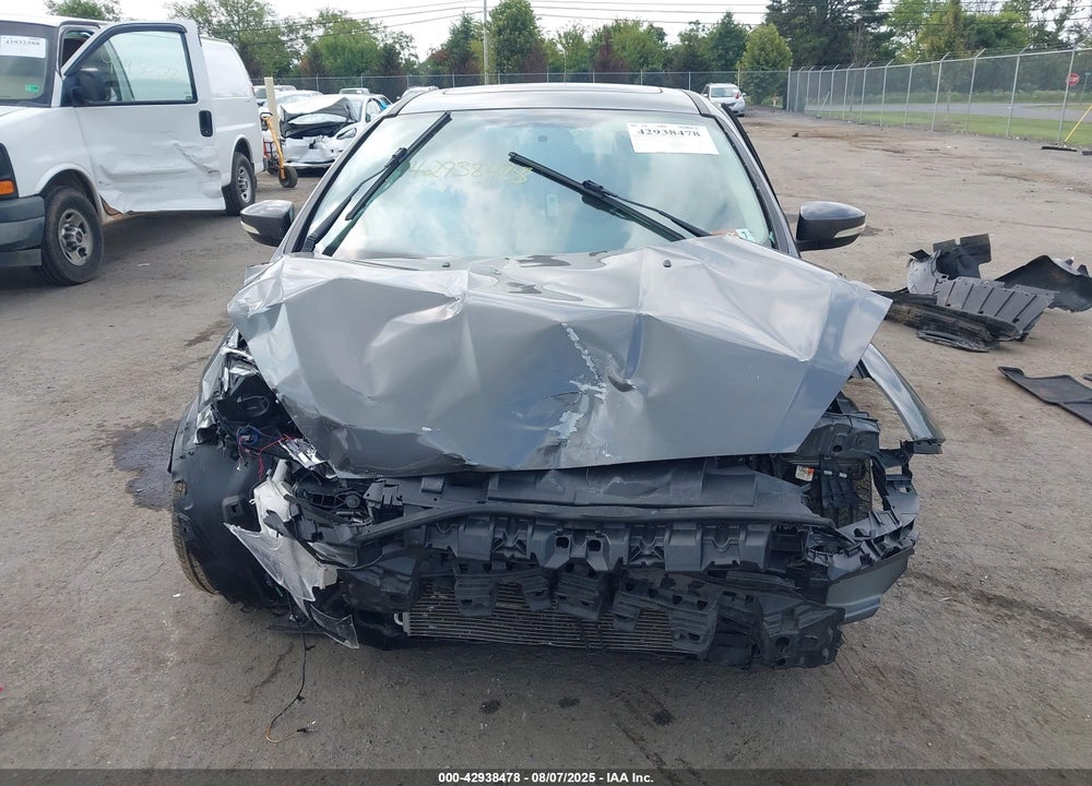 2016 FORD FOCUS VIN: 1FADP3K23GL377109