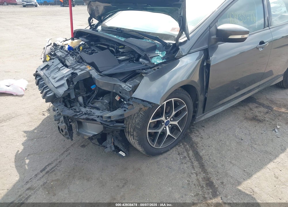 2016 FORD FOCUS VIN: 1FADP3K23GL377109