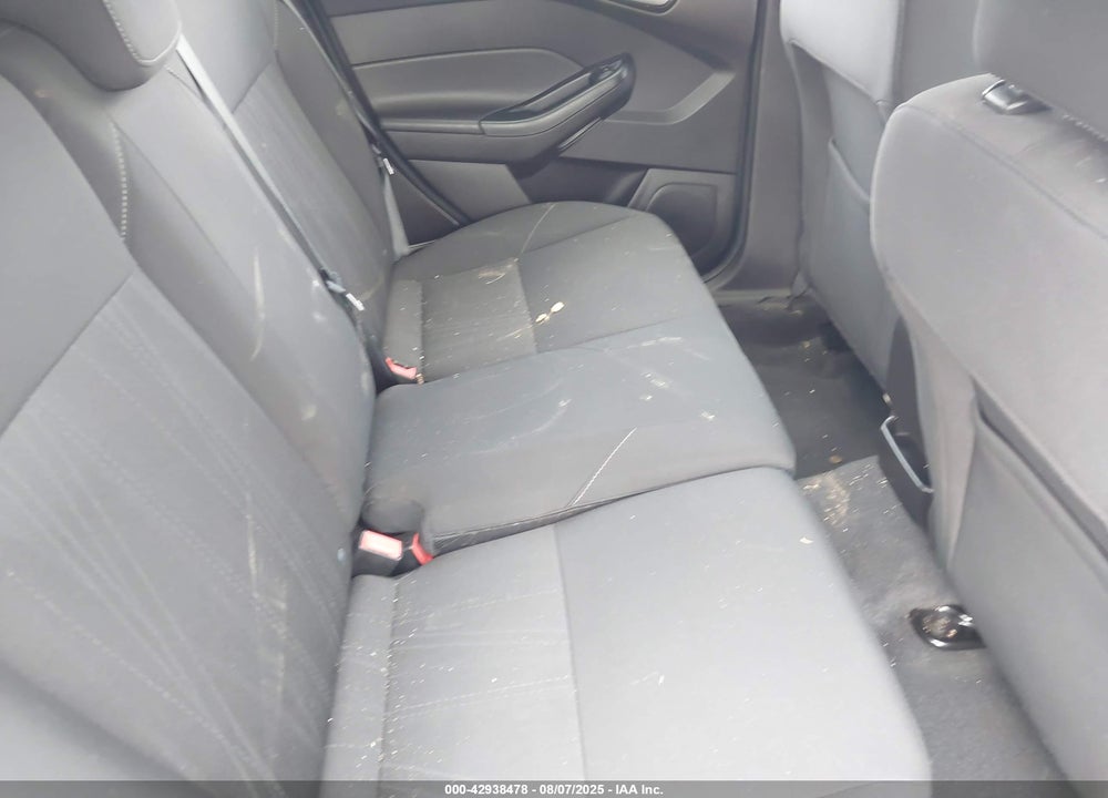 2016 FORD FOCUS VIN: 1FADP3K23GL377109