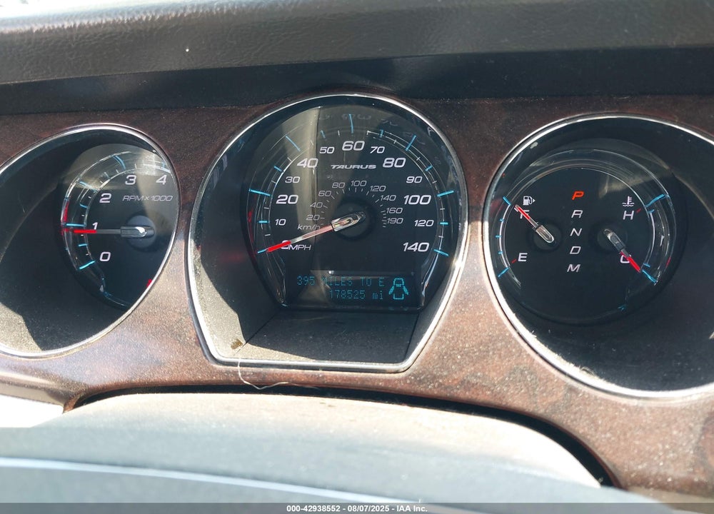 2011 FORD TAURUS VIN: 1FAHP2FW1BG187044