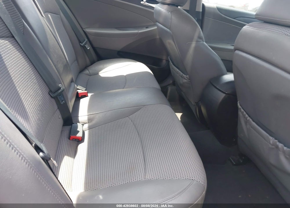 2011 HYUNDAI SONATA VIN: 5NPEC4AC5BH059063