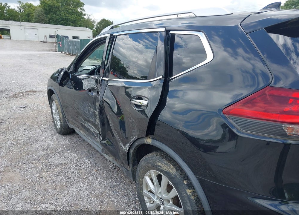 2018 NISSAN ROGUE VIN: KNMAT2MV3JP563291