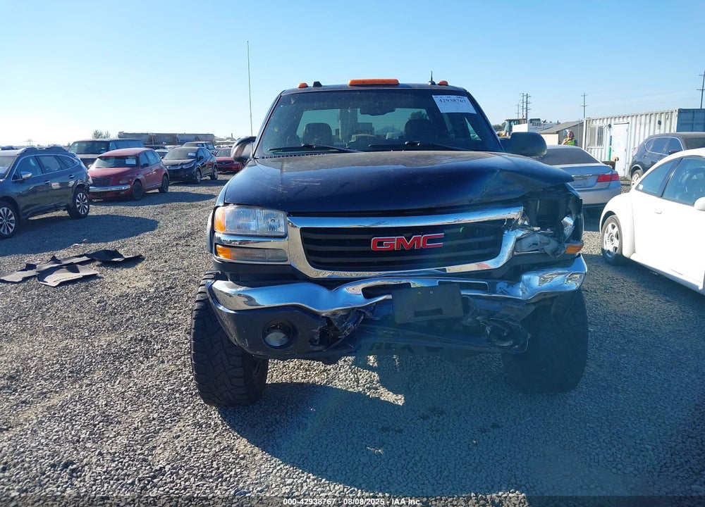 2005 GMC SIERRA 2500HD SLT VIN: 1GTHK23225F882783