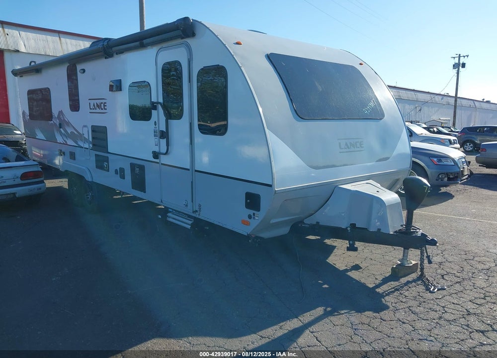 2021 LANCE MANUFACTURING M-2465 VIN: 56YTT2420ML332455