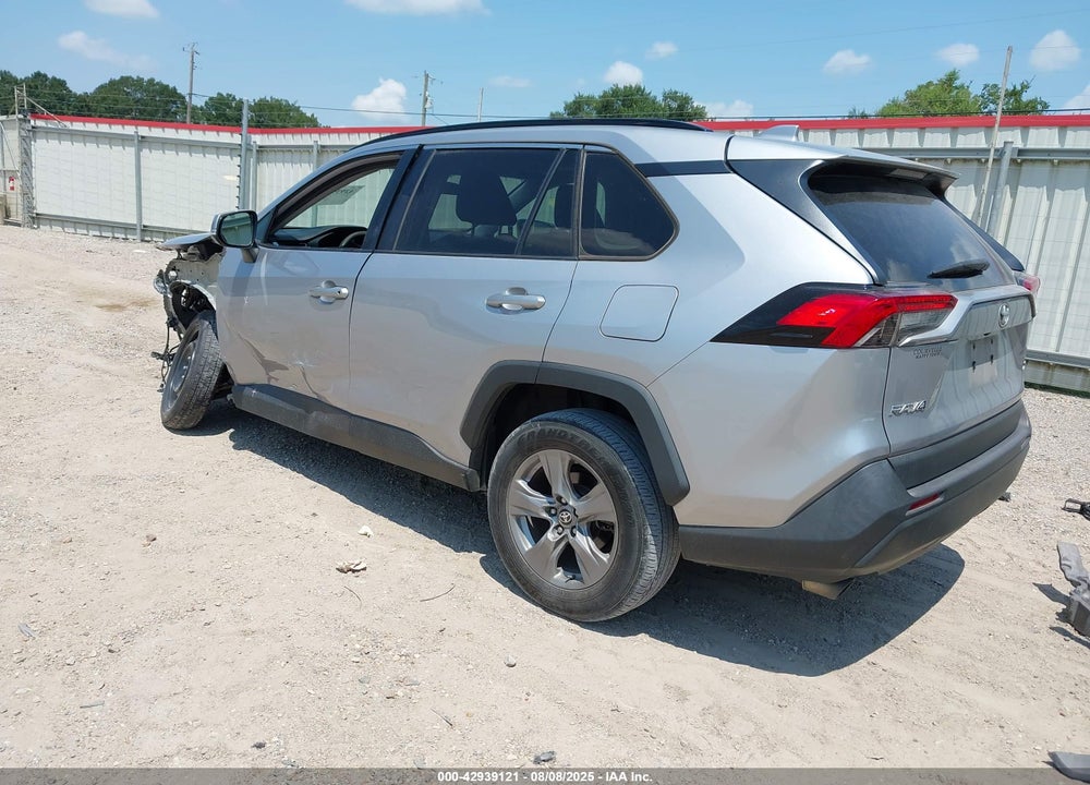 2022 TOYOTA RAV4 XLE VIN: 2T3W1RFV1NC180141