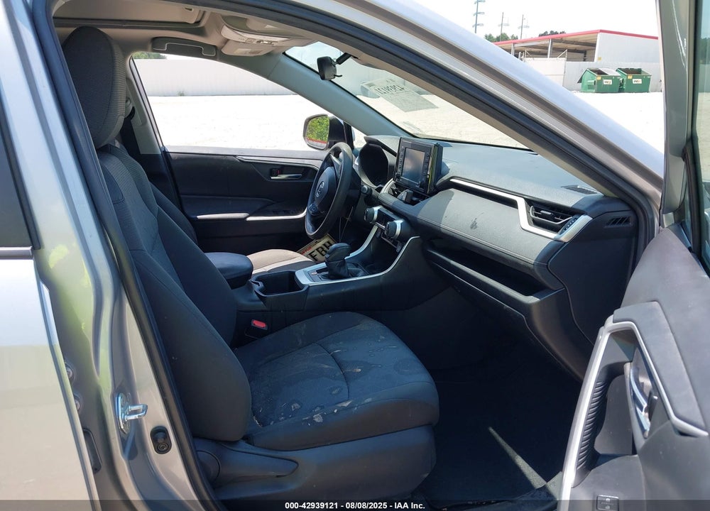 2022 TOYOTA RAV4 XLE VIN: 2T3W1RFV1NC180141