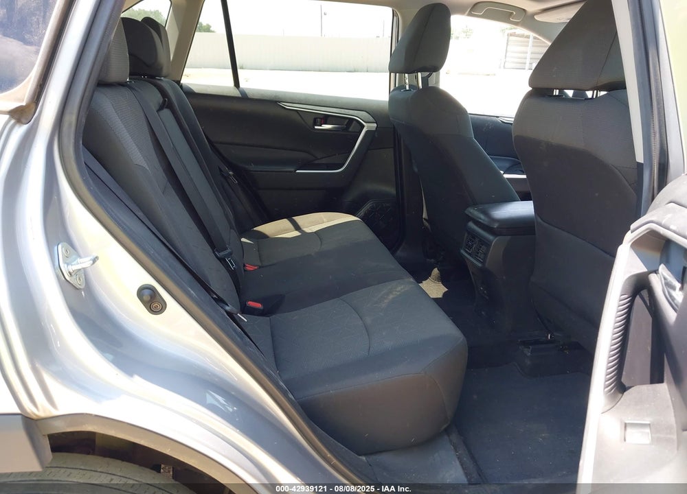 2022 TOYOTA RAV4 XLE VIN: 2T3W1RFV1NC180141