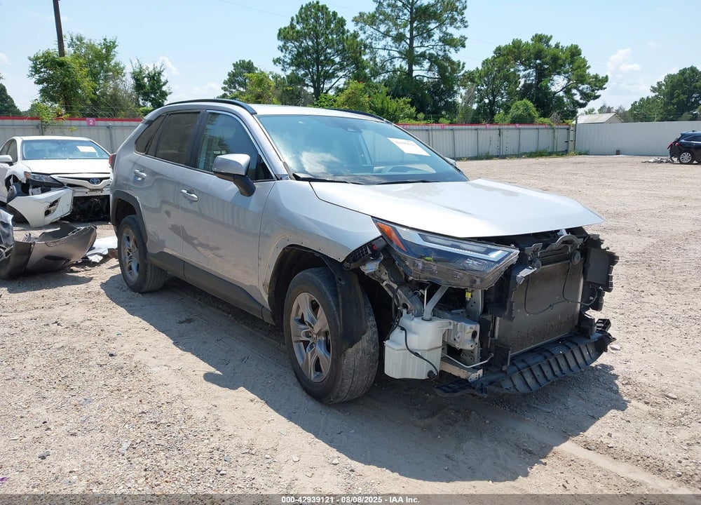 2022 TOYOTA RAV4 XLE VIN: 2T3W1RFV1NC180141