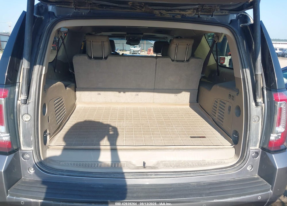 2019 GMC YUKON XL SLT VIN: 1GKS2GKC1KR236405