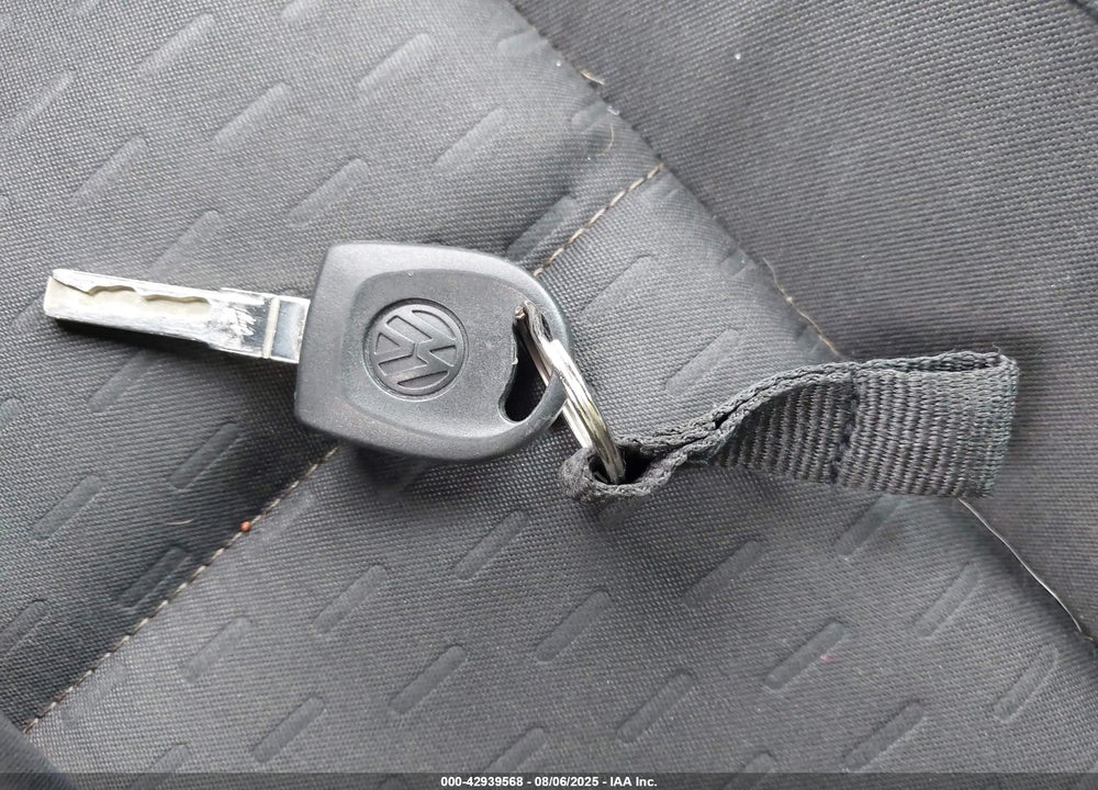 2009 VOLKSWAGEN TIGUAN SE VIN: WVGAV75N99W524269
