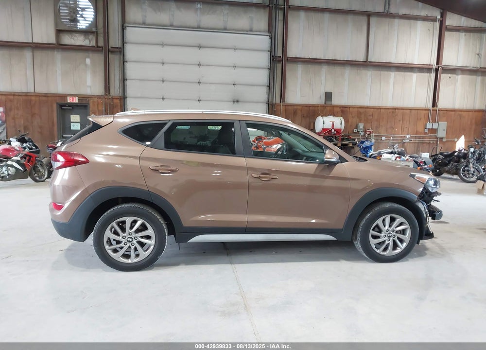 2017 HYUNDAI TUCSON VIN: KM8J3CA48HU430390