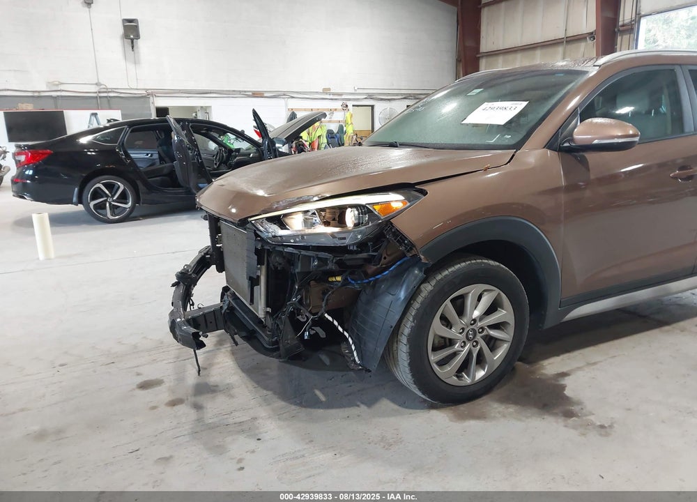 2017 HYUNDAI TUCSON VIN: KM8J3CA48HU430390
