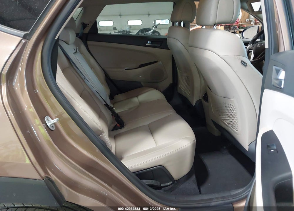 2017 HYUNDAI TUCSON VIN: KM8J3CA48HU430390