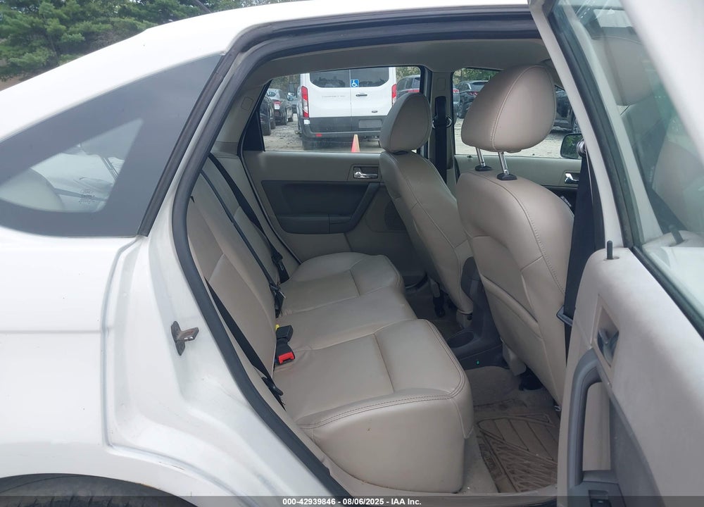 2010 FORD FOCUS SEL VIN: 1FAHP3HN3AW275334
