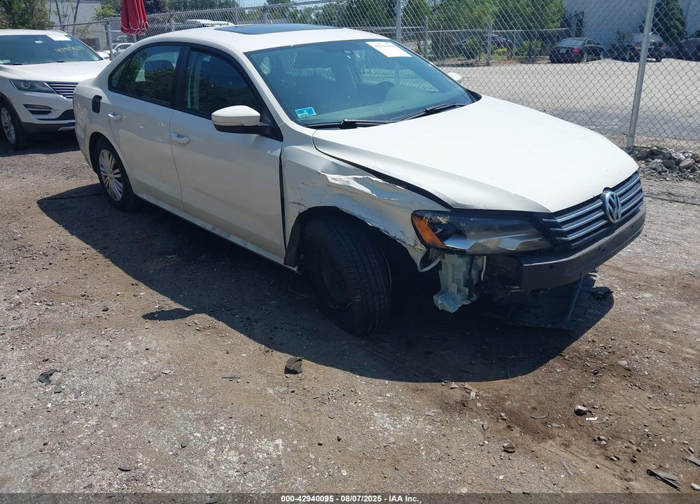 2015 VOLKSWAGEN PASSAT 1.8T S VIN: 1VWAT7A33FC010281