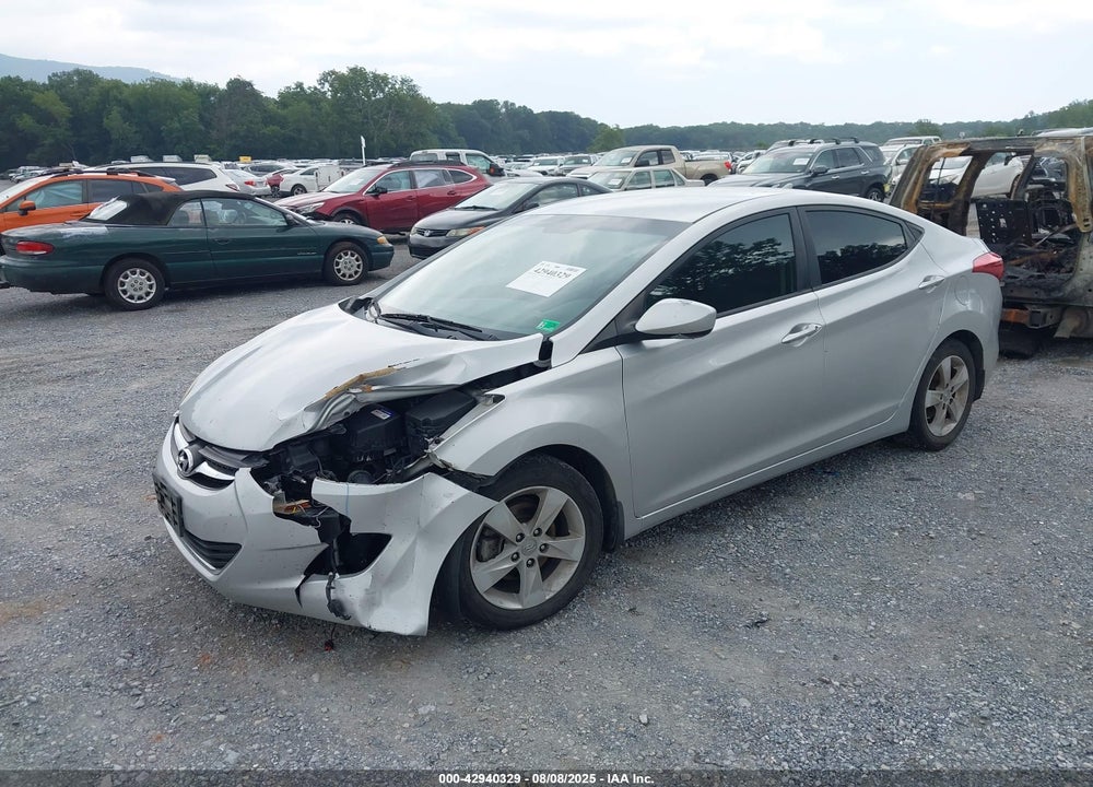 2013 HYUNDAI ELANTRA VIN: KMHDH4AE8DU829579