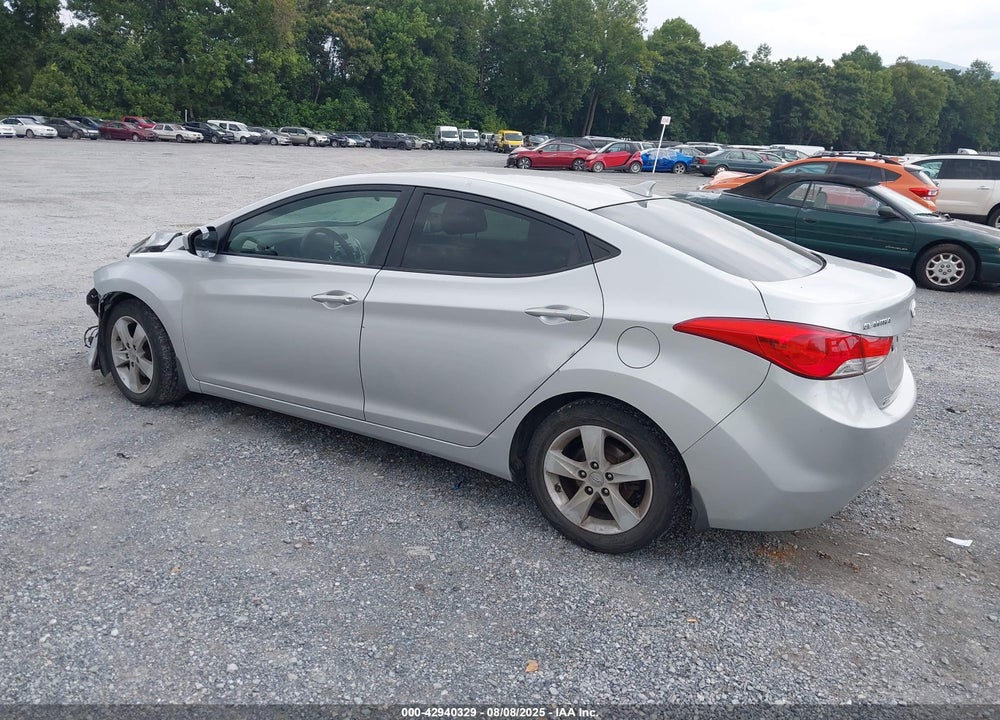 2013 HYUNDAI ELANTRA VIN: KMHDH4AE8DU829579