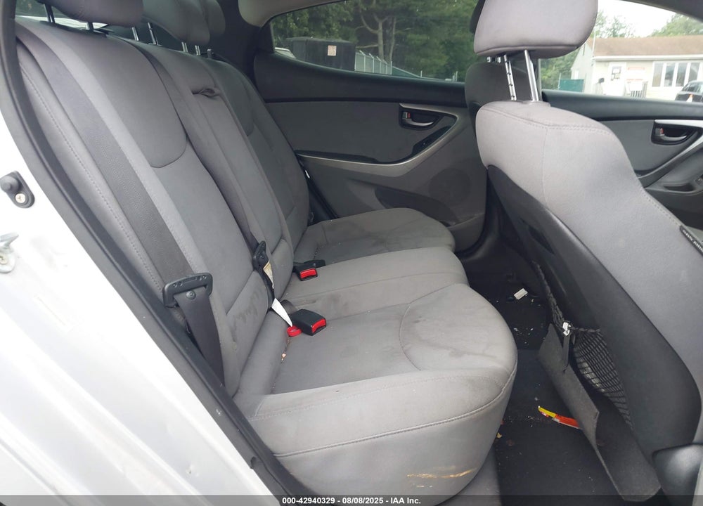 2013 HYUNDAI ELANTRA VIN: KMHDH4AE8DU829579