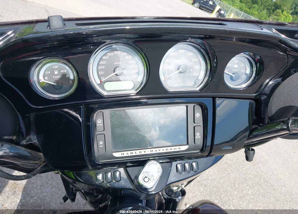 2018 HARLEY-DAVIDSON FLHTK ULTRA LIMITED VIN: 1HD1KED10JB627798