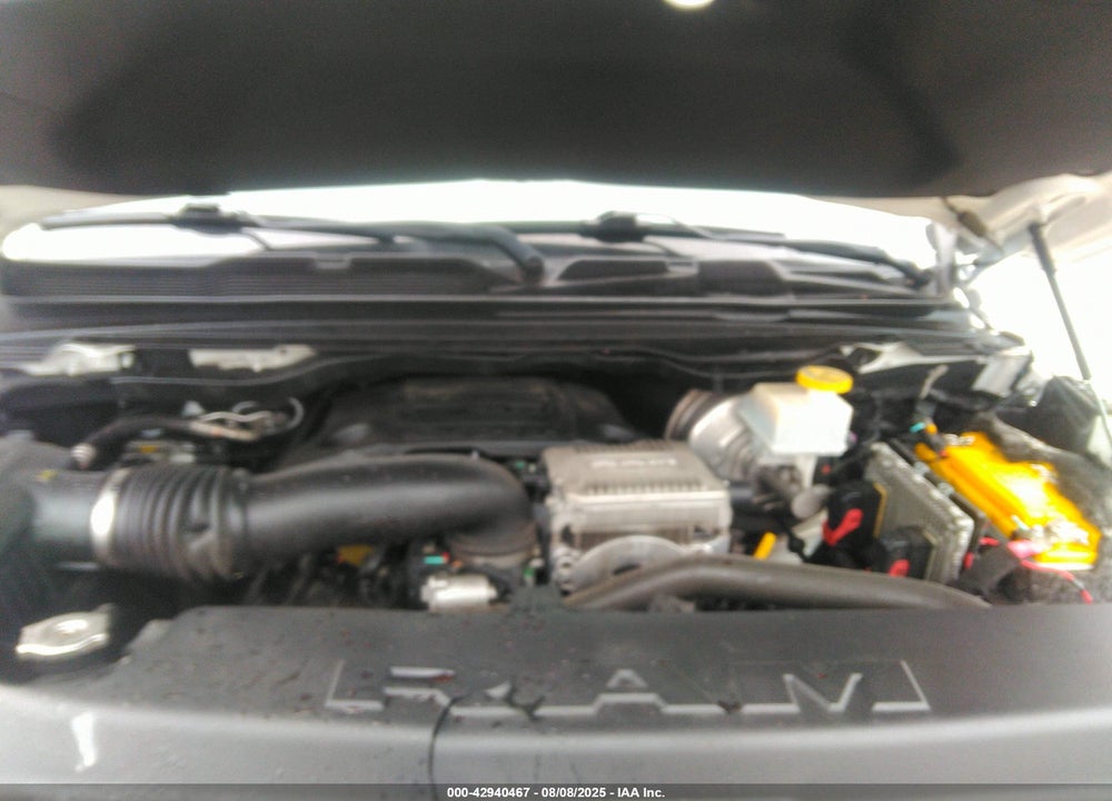 2020 RAM 1500 LAIE  4X4 5'7 BOX VIN: 1C6SRFJT1LN111892