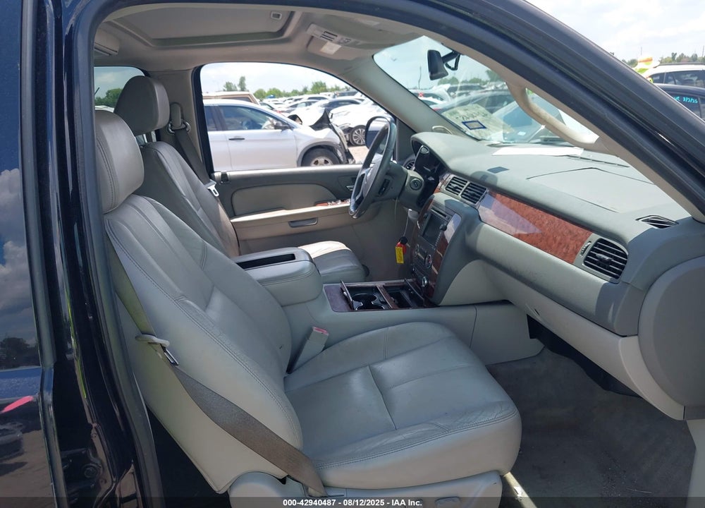 2008 CHEVROLET SUBURBAN 1500 LTZ VIN: 3GNFC16Y08G185282