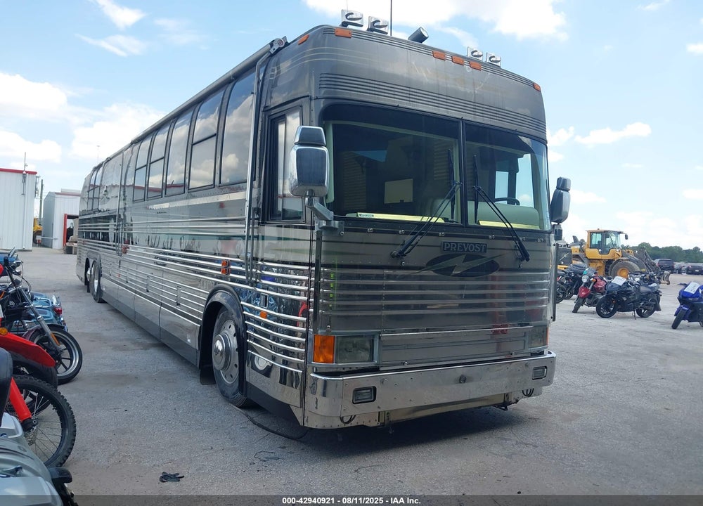 1999 PREVOST MOTORHOME VIN: 2PCM33496X1026765